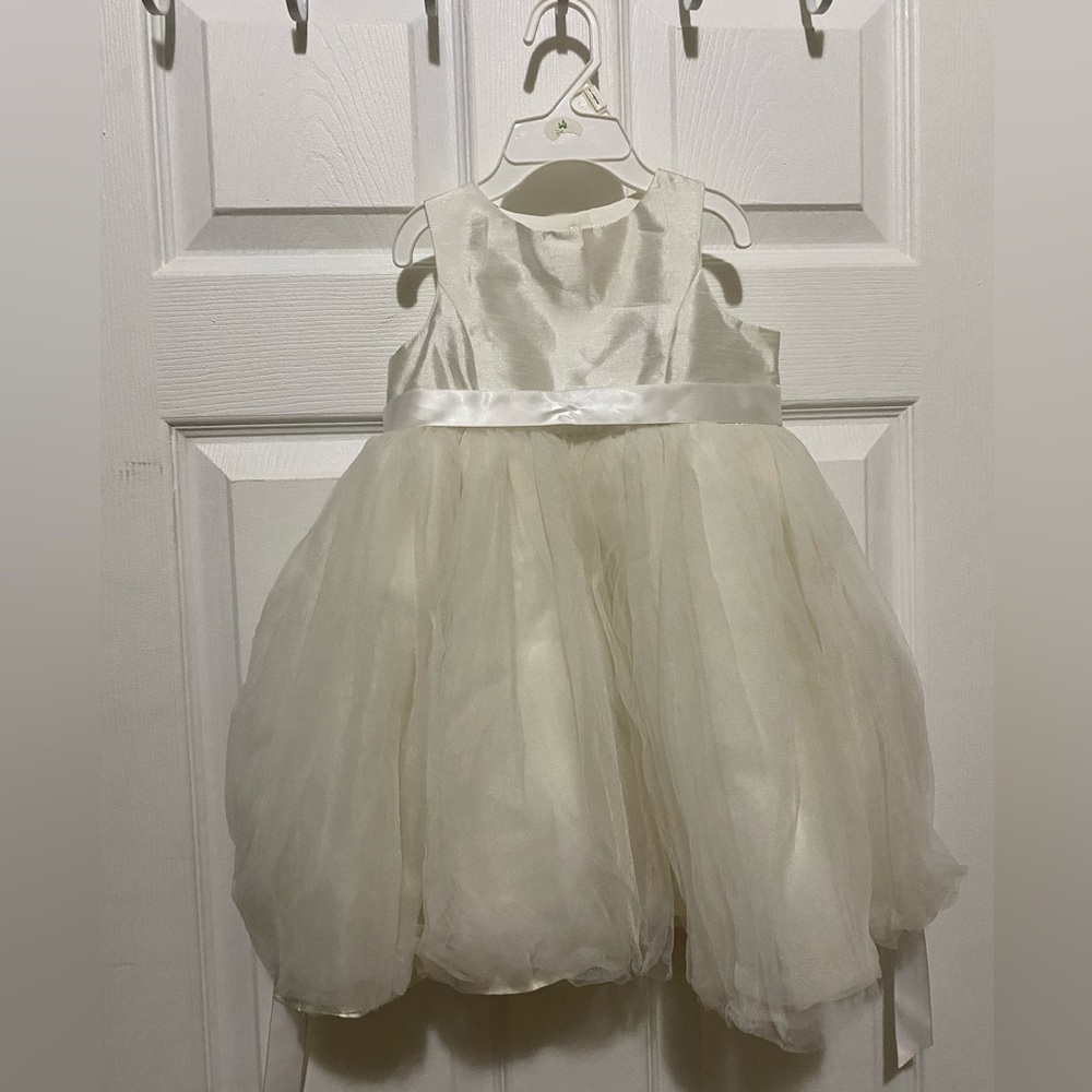 Weeding girl dress, used in good condition